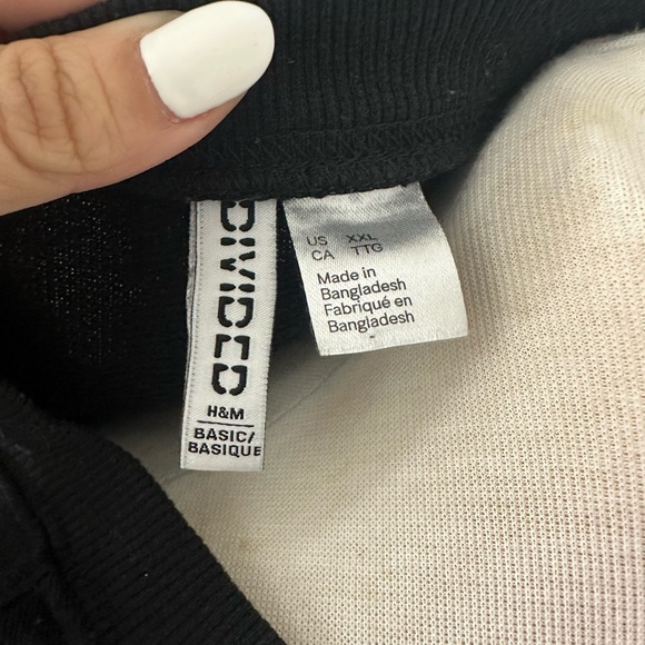 H&M divided sweater - Picture 2 of 4